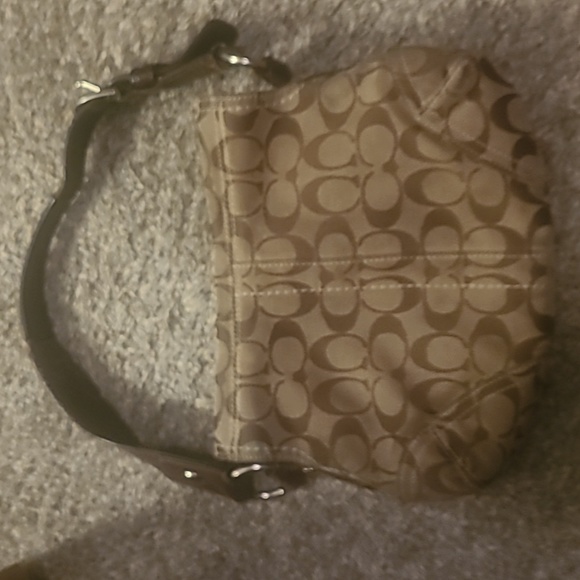 Authentic Coach s/m shoulder purse - Picture 6 of 6